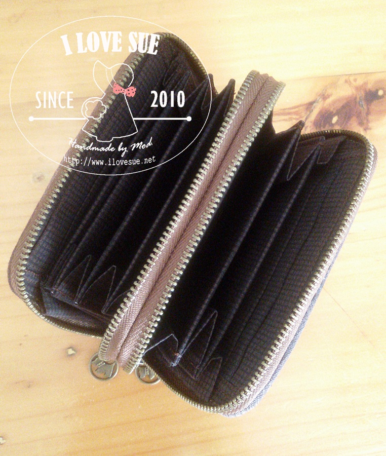 กระเป๋าสองซิปย่อขนาด - ลายนี้ไม่รับทำซ้ำ แจ้งลายใหม่ได้ค่ะ