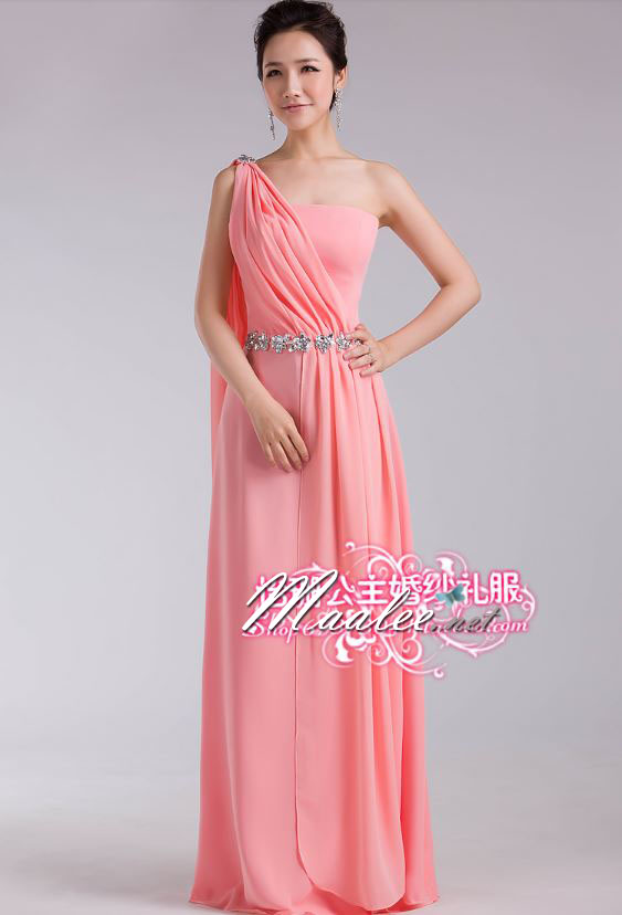 พร้อมเช่า ชุดราตรียาว ไหล่เดียว สีโอรส จับเตรปสไตล์กรีก คาดคริสตัลช่วงเอว