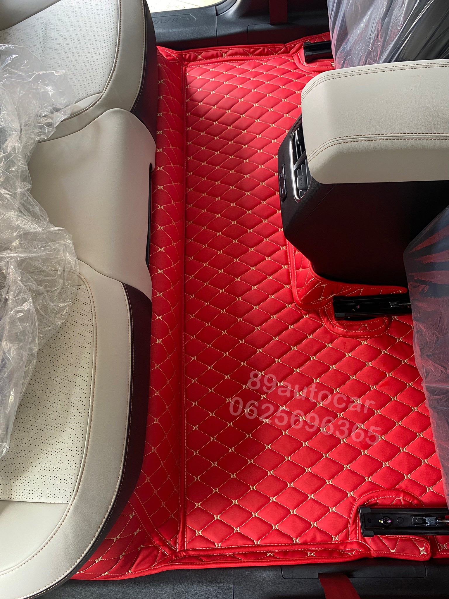 พรมรถยนต์ Haval Jolion ปูพรมหดี สีแดงสด เต็มคัน