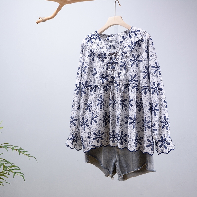 เสื้อผ้าฝ้ายลายปักดอกไม้