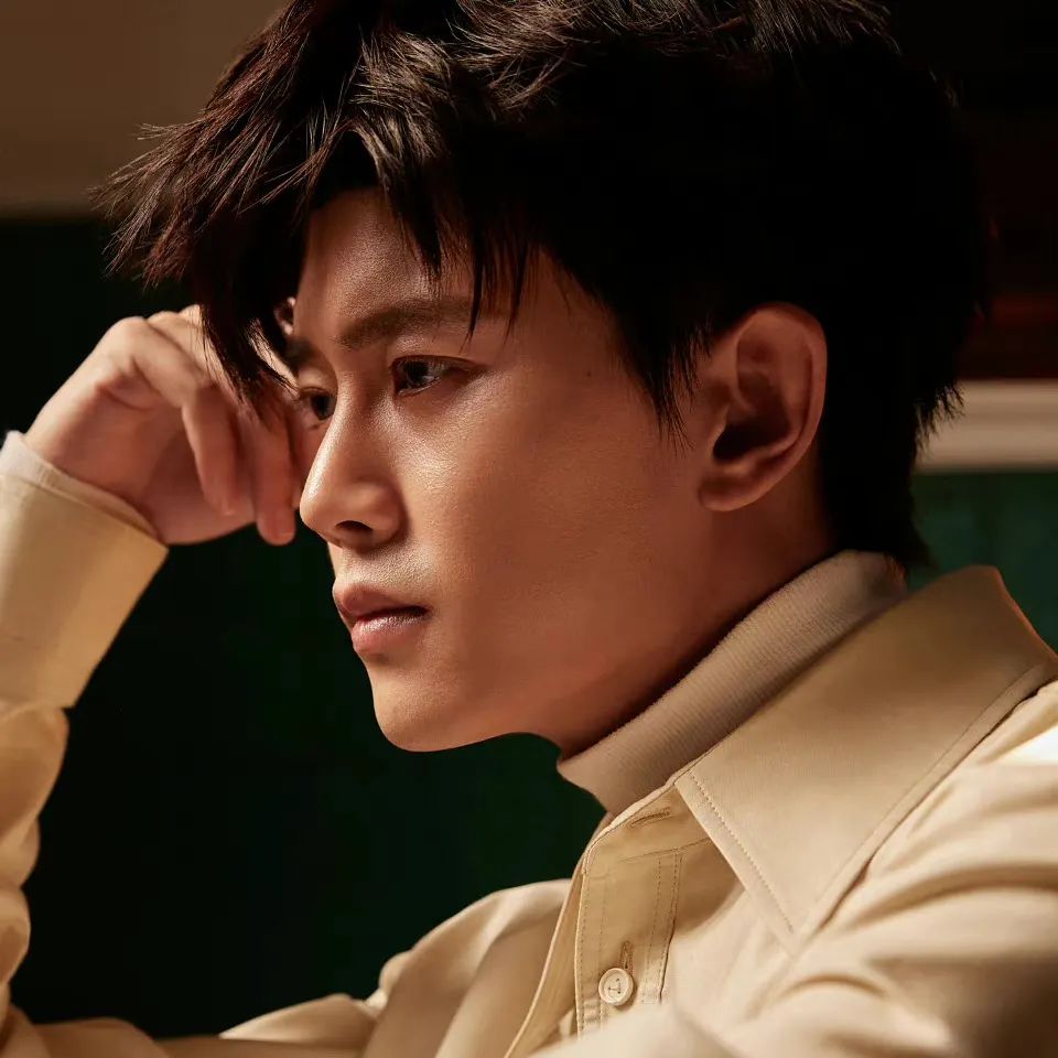 นิตยสาร Madame Figaro เหรินเจียหลุน เดือน 10/2022