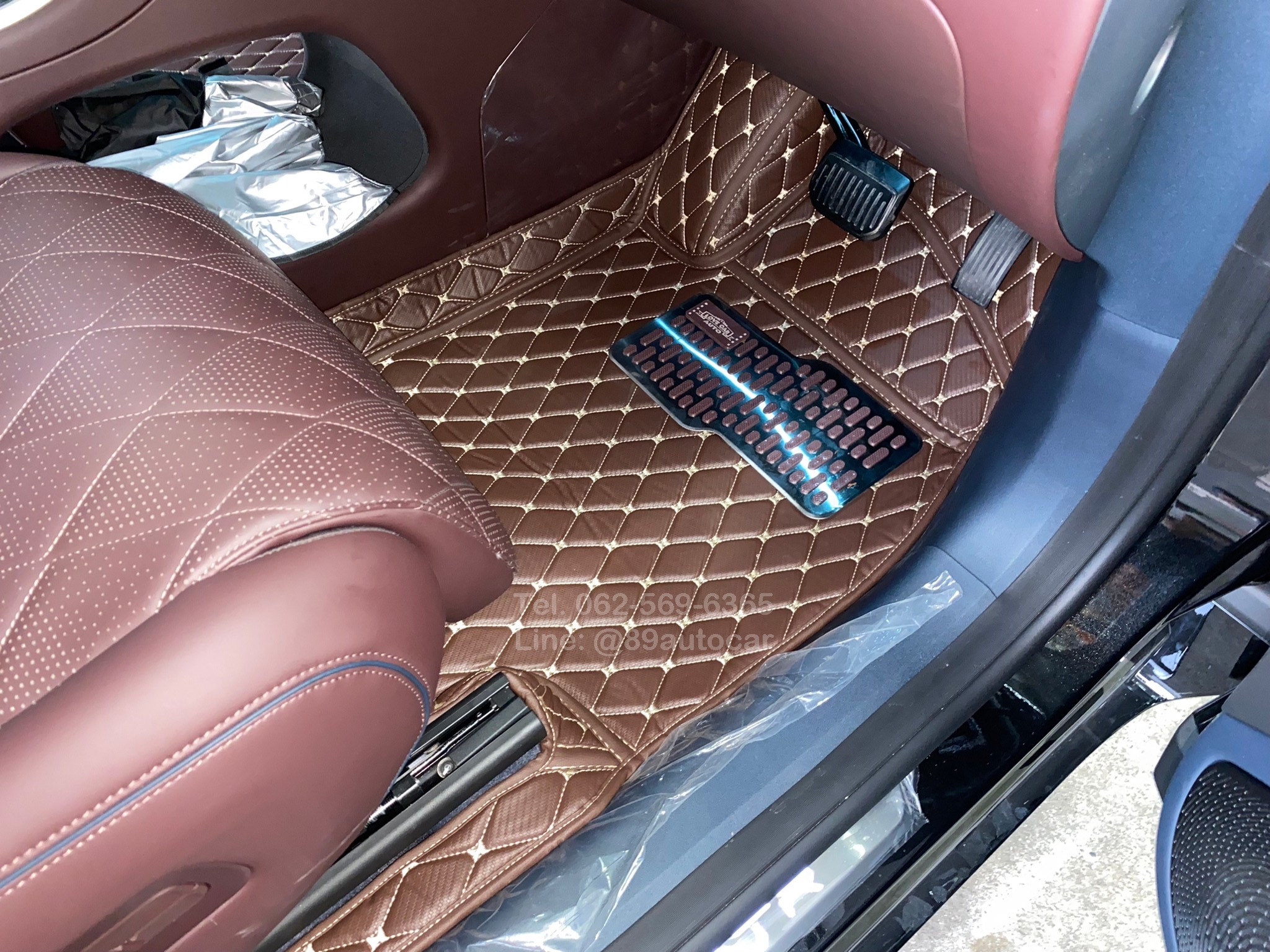 พรมรถยนต์ Avatr11 ปูพรม6D สีกาแฟด้ายทอง เต็มคัน