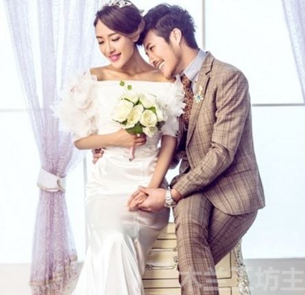 พร้อมเช่า ชุดสูทชาย สีน้ำตาลลายสก๊อต *เหลือเฉพาะไซส์ M*