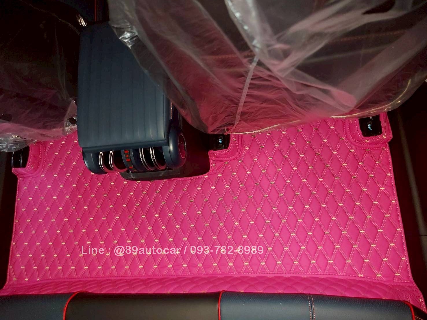 พรมปูพื้นรถยนต์ BYD Atto3 ปูพรมVVIP สีชมพูด้ายทอง เต็มคัน