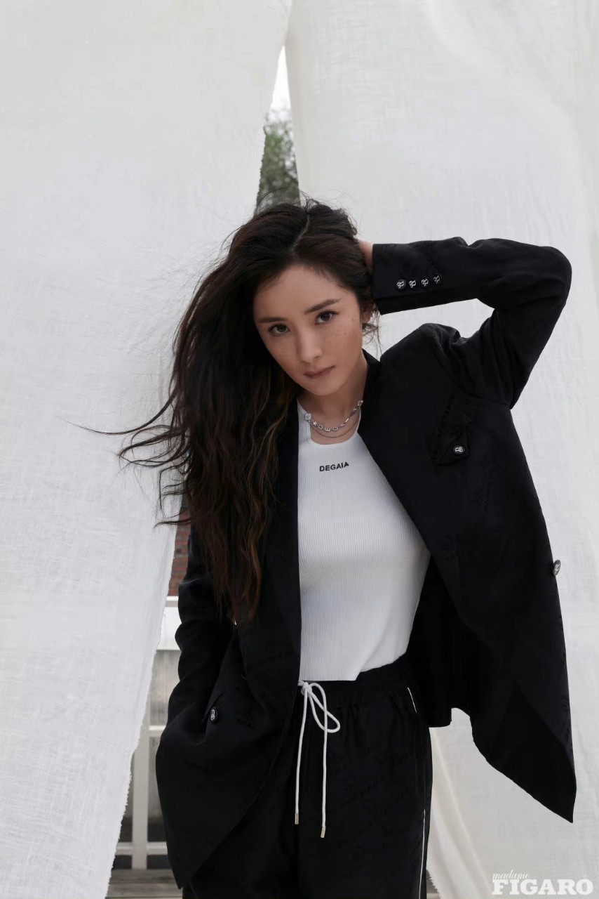 นิตยสาร Madame FIGARO หยางมี่ ฉบับเดือน 6/2022