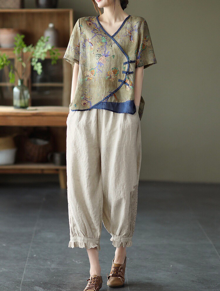 เสื้อคอวีผ้าลินินซิลค์ลายดอกไม้