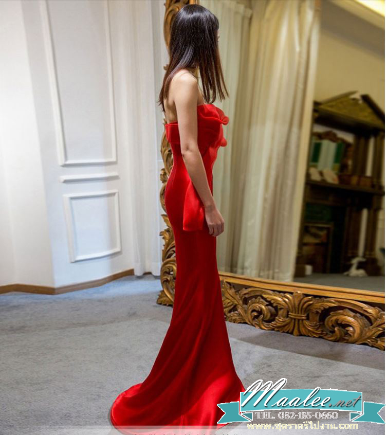พร้อมเช่า ชุดเจ้าสาว/เพื่อนเจ้าสาว ราตรียาว แบบเกาะอก ทรงหางปลา สีแดง เรียบหรู แต่งผ้าแก้วช่วงอก กระโปรงผ้าซาติน ชายยาว (เชือกผูกหลัง)