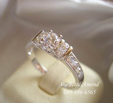 BR915RD+++แหวนชู แบบเล่นระดับ งานสวยมากๆๆ เรียบร้อย ดูผู้ดีมากค่ะ ใส่แล้วหรูหรานิดๆ แต่ไม่เวอร์ เพชรสวยวิบๆเลยค่ะ