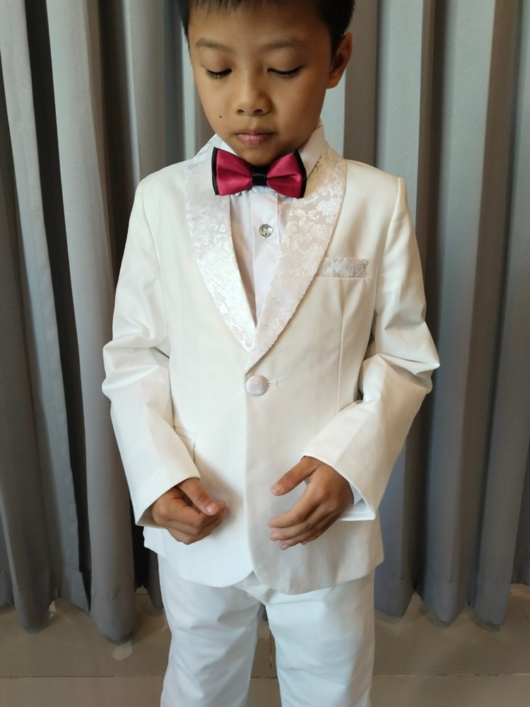 พร้อมเช่า ชุดสูทเด็กชาย สีขาว ** พร้อมเช่า ไซส์ 120 , 140 **