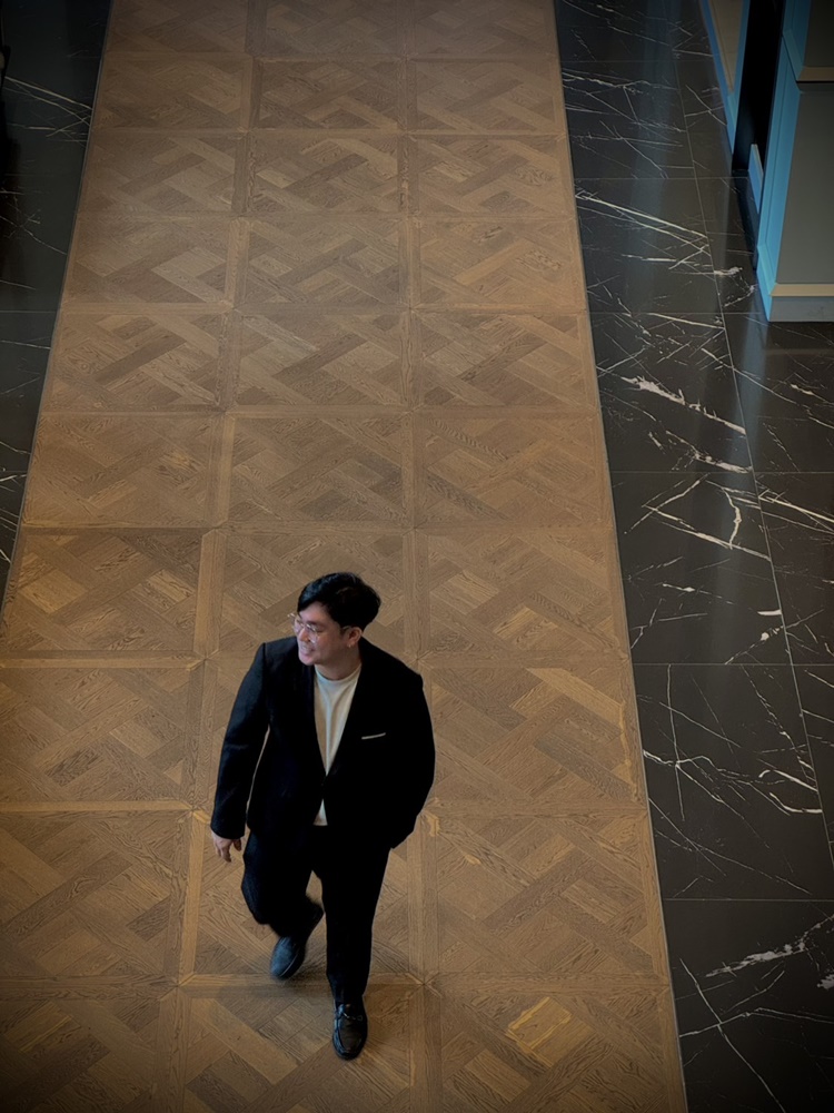 พร้อมเช่า ชุดสูทชาย สีดำ คลาสสิก รุ่นกระดุมเดียว (พร้อมเสื้อกั๊ก)