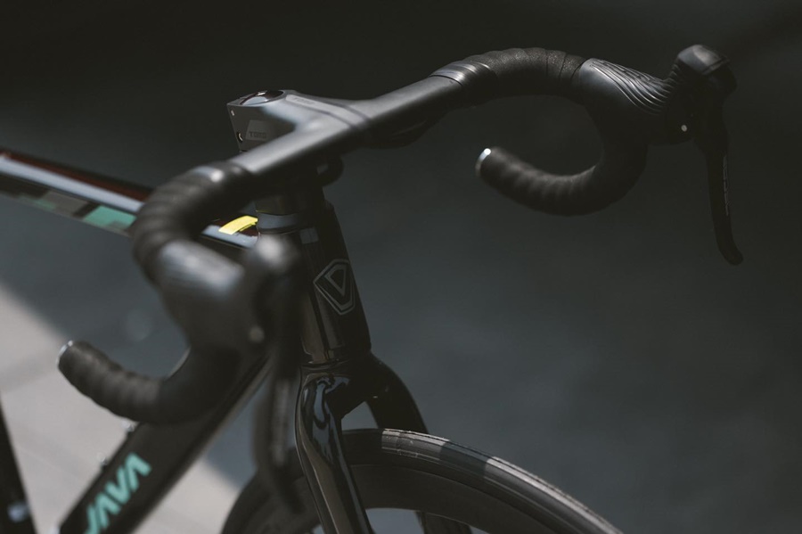 จักรยานเสือหมอบ JAVA AURIGA ชุดขับ DECA Shimano Sora 18speeds เฟรมอลูมิเนียม ลบรอยเชื่อม แฮนด์อลูมิเนียม lntegrated 700c