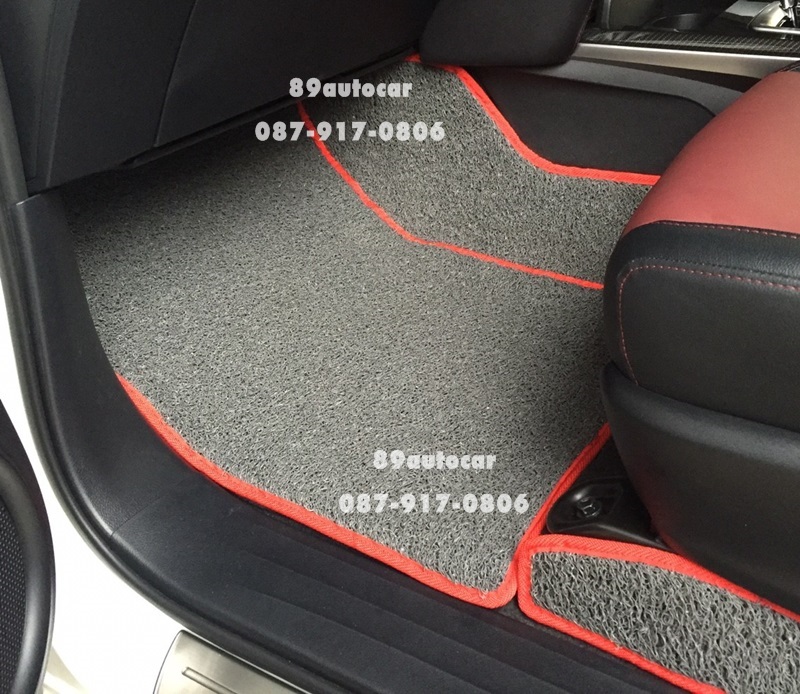 พรมปูพื้นรถยนต์ Toyota Fortuner 2015-2017 ไวนิลสีเทาขอบแดง