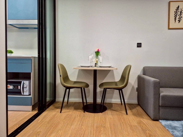 ให้เช่าคอนโดแอทโมซ คาแนล รังสิต ตึกC 28 ตร.ม.วิวสระ เฟอร์ครบ มีเครื่องซักผ้า ใกล้ฟิวเจอร์พาร์ค