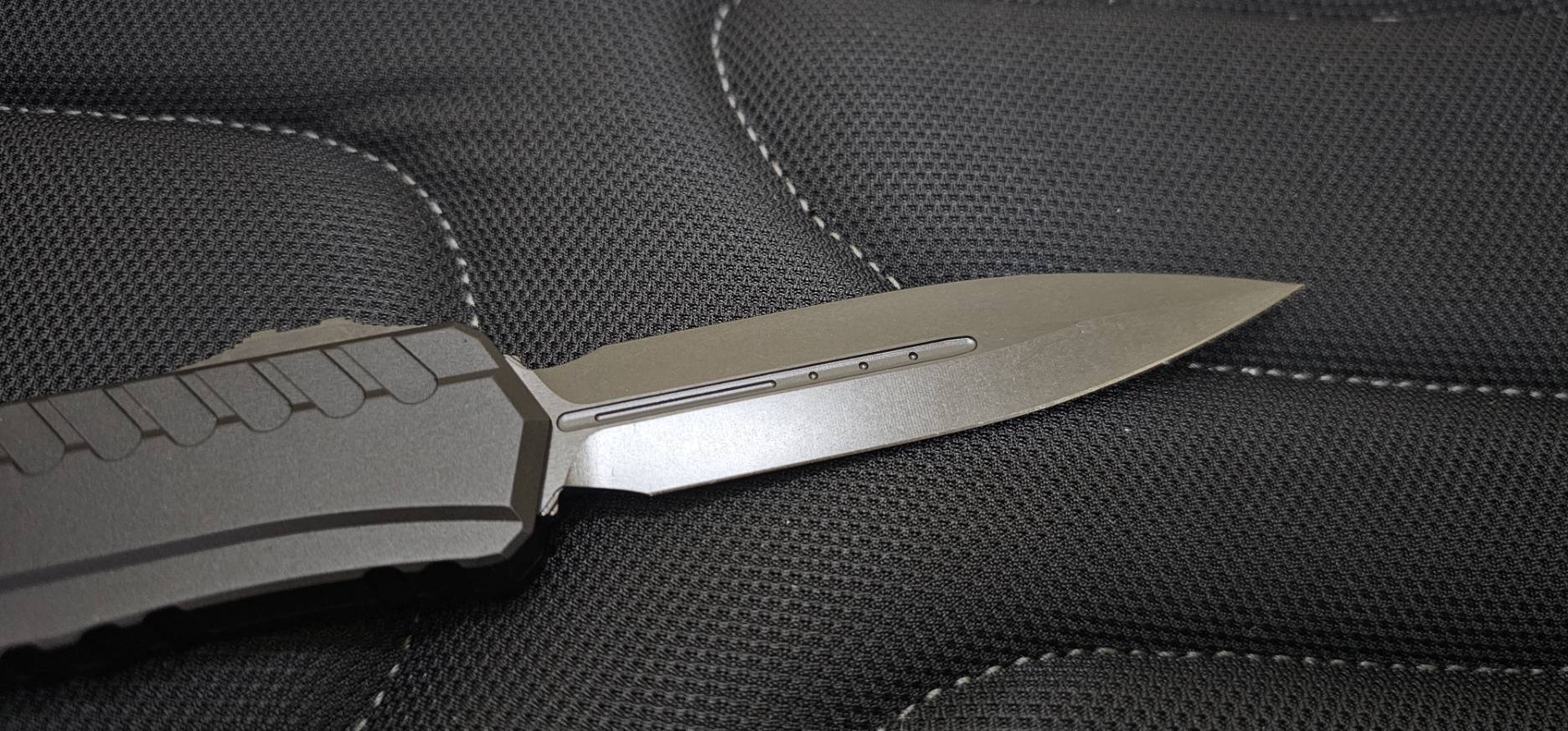 Microtech Cypher II D/E Shadow DLC Standard Signature Series