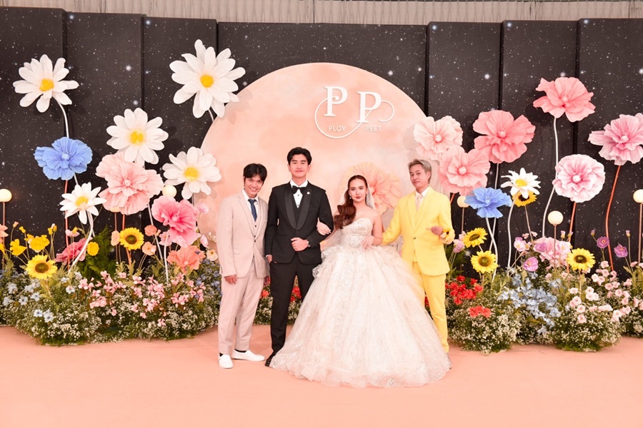 พร้อมเช่า ชุดสูทชาย สีเบจ คลาสสิก รุ่นกระดุมเดียว (พร้อมเสื้อกั๊ก)