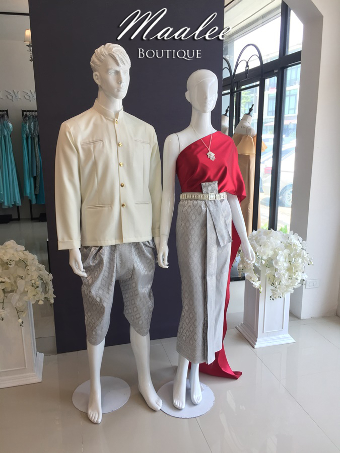 เช่า ชุดไทย ชุดเพื่อนเจ้าสาว ชุดไทยผ้าถุงสีเทาเงิน สไบเรียบ สีแดง