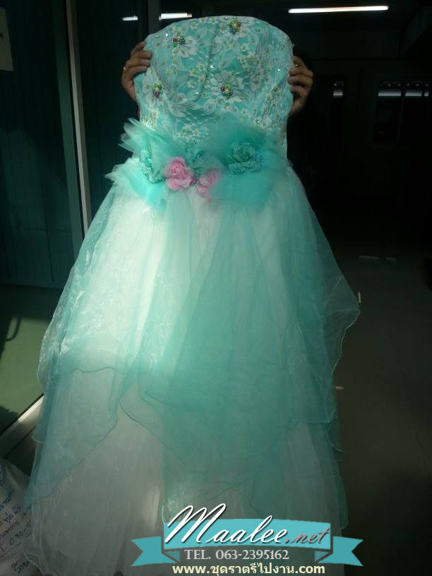 พร้อมเช่า ชุดแฟนซี ชุดราตรี เกาะอก สีเขียวมิ้นต์ แต่งระบายชายไม่เท่ากัน สวยเก๋