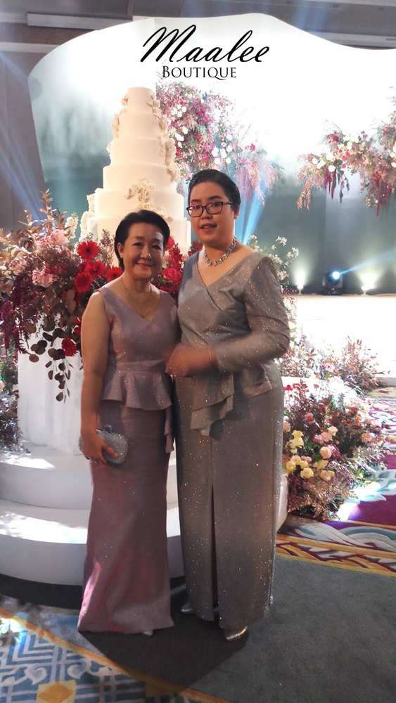 พร้อมเช่า ชุดราตรียาว แขนยาว ผ้า Glitter ไล่โทนสี เทาเงิน plus size