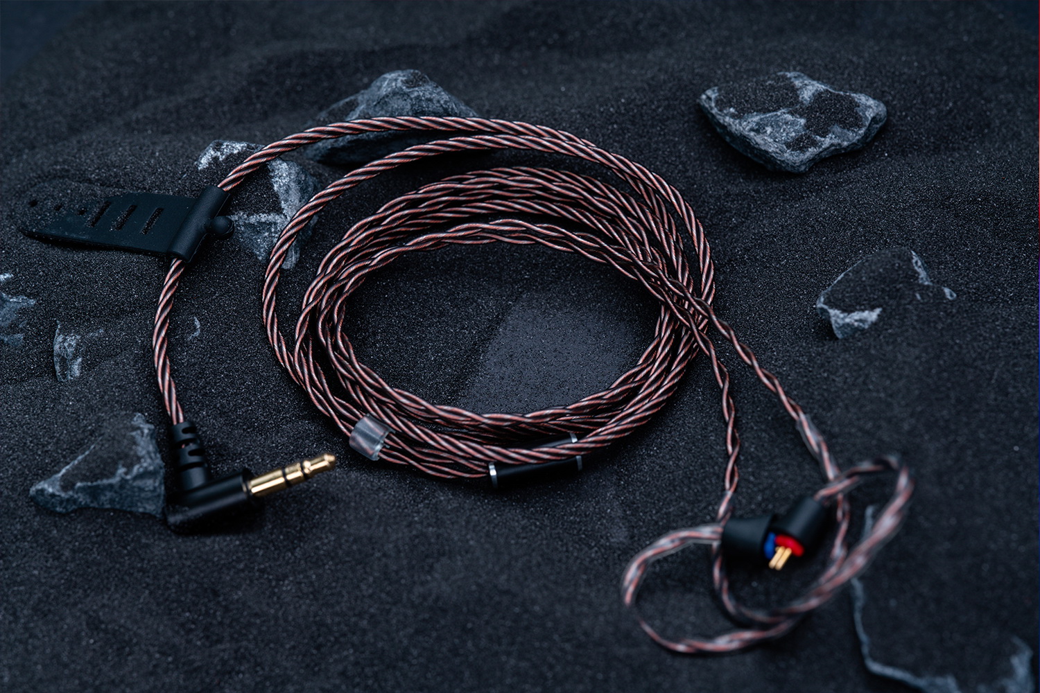 DUNU Titan S กำเนิดใหม่ของหูฟัง Titan ในธีม Cyberpunk