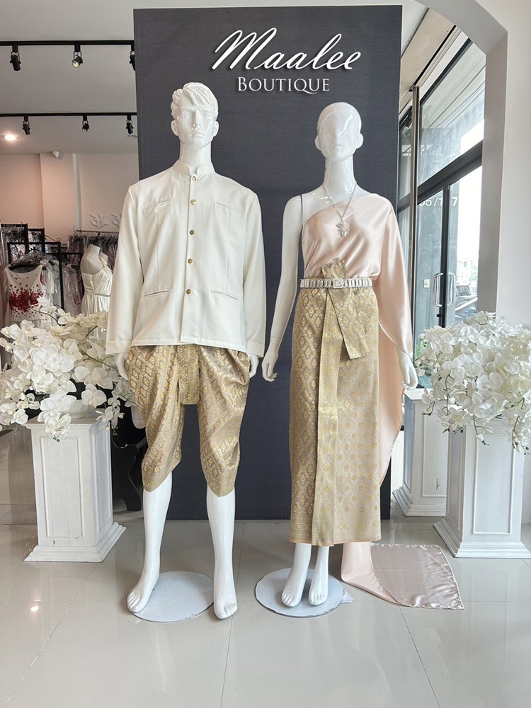 เช่า ชุดไทย ชุดเพื่อนเจ้าสาว ชุดไทยผ้าถุงสีเทาชาทอง สไบสีครีมแชมเปญ