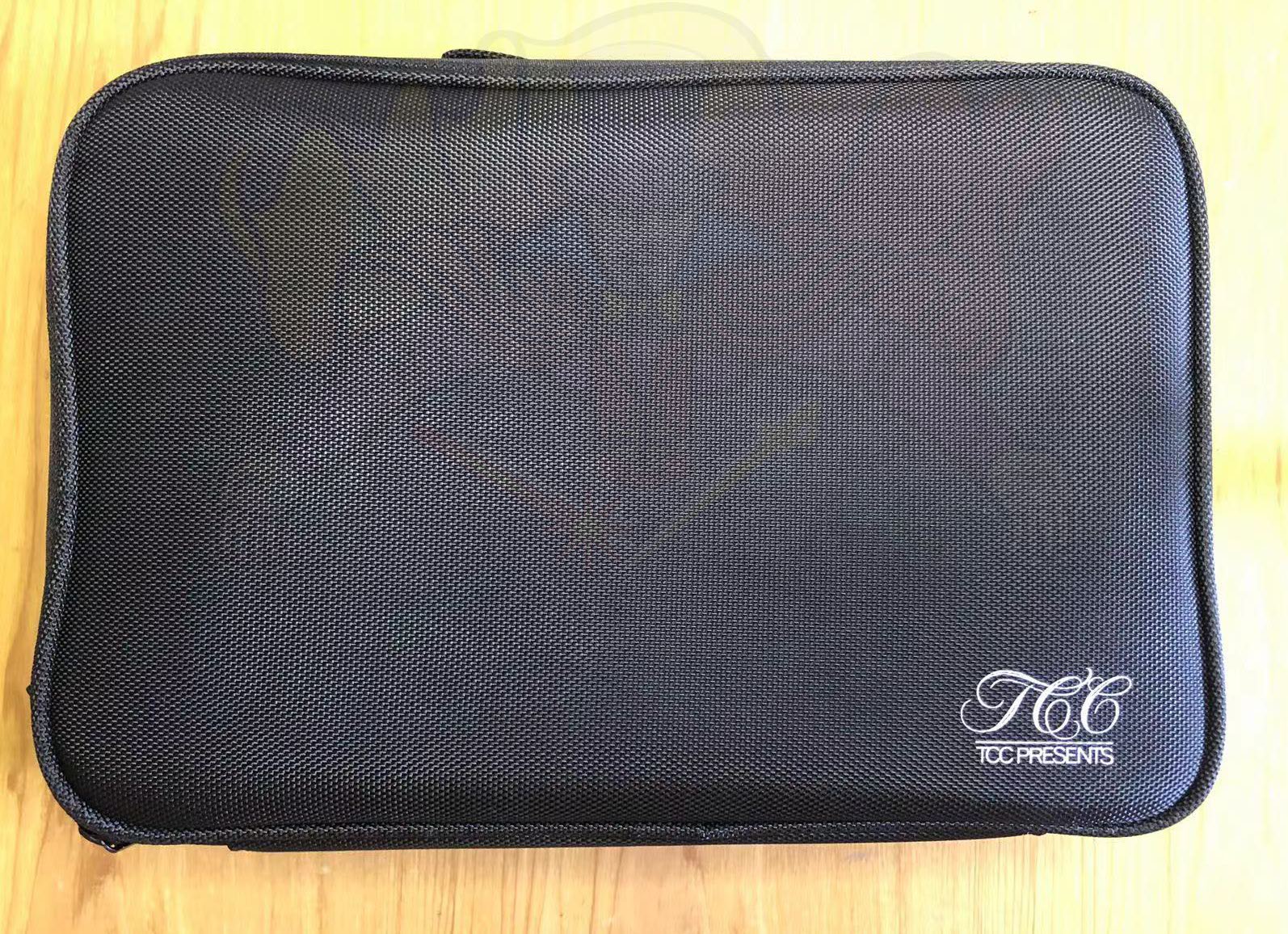 ++ อุปกรณ์เสริมมายากล TCC。กระเป๋า มายากล ระยะใกล้ (Close-Up Hand Bag)