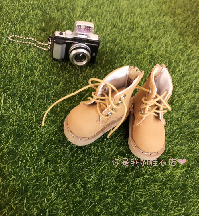 รองเท้าบูทหนัง สำหรับตุ๊กตา 20 cm.