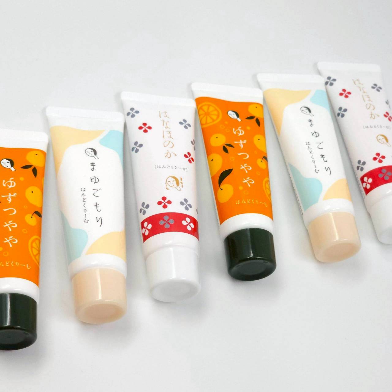 Yojiya ครีมทามือขนาด 30g Hand Cream Yuzu Tsuya / Mayugomori / Hanahonoka