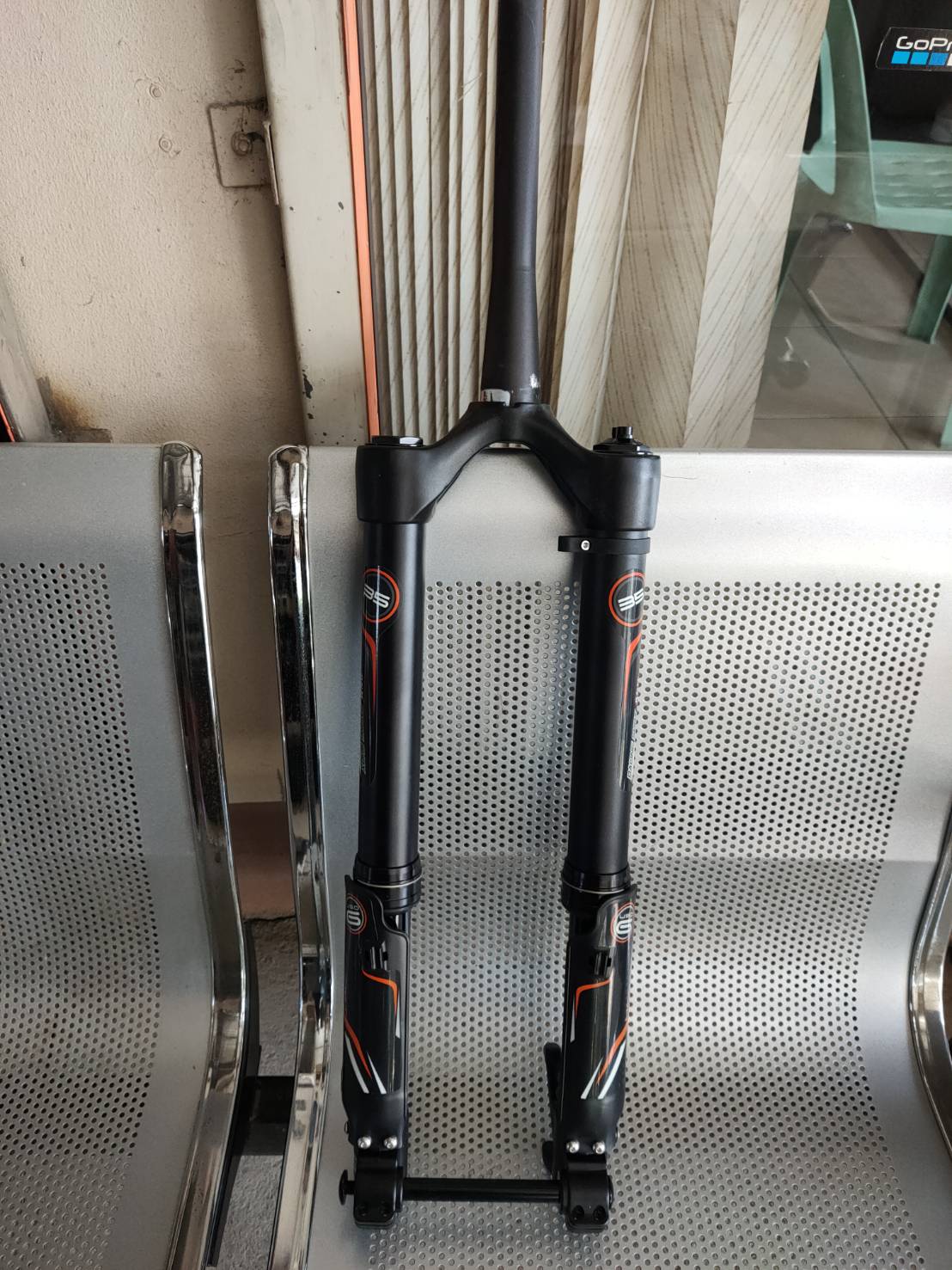 โช๊คกลับหัว โช๊คลม DNM USD-6 bicycle คอเทเปอร์ 15*100, 15*110MM. รองรับล้อ 27.5-29นิ้ว