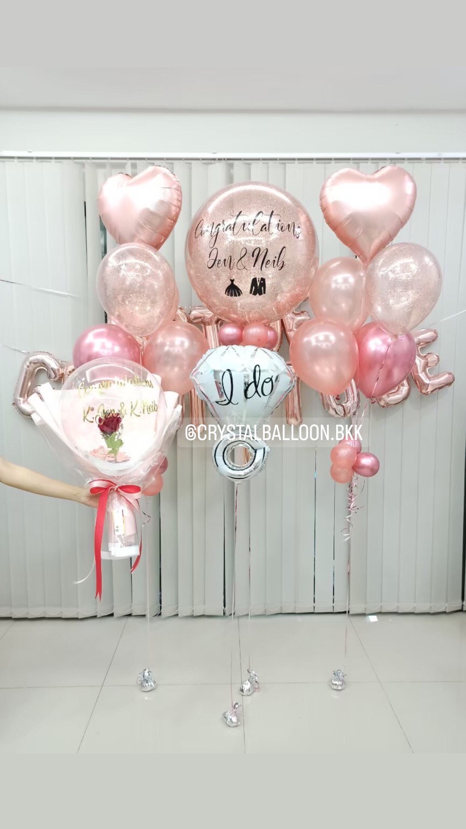ลูกโป่ง Bride To Be Bubble ขนาด 24" พร้อม ช่อลูกโป่งฟอยล์หัวใจ ขนาด 18" 2 ช่อ พร้อมตกแต่ง ฟอยล์ตัวอักษร Bride Groom To Be,ช่อลูกโป่งดอกไม้ 1 ช่อ,ฟอยล์แหวนใหญ่ 1 ชิ้น สามารถเปลี่ยนสีลูกโป่ง/เปลี่ยนข้อความ/เปลี่ยนขนาด/เปลี่ยนสี-ฟอยล์ตัวอักษรได้