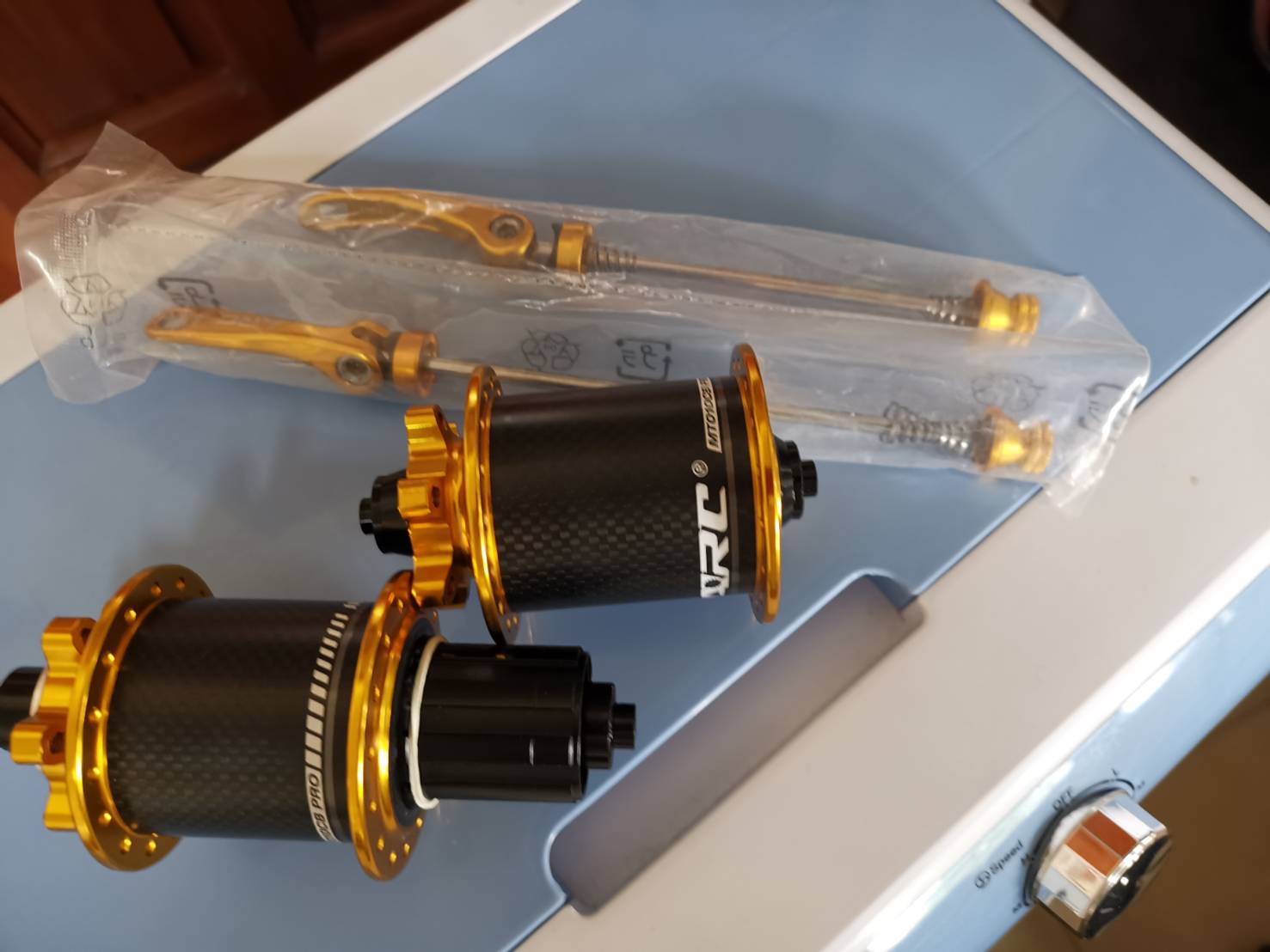 ดุมดิส ARC ดุมคาร์บอน ARC MT010F/RCB PRO 32 Holes MTB Carbon Fiber Hub / Shimano 8 9 10 11 Speed (มีแกนปลดไว)