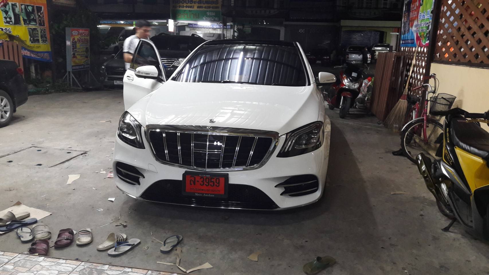 พรมเข้ารูปรถเบนซ์ S560e / S350d W222
