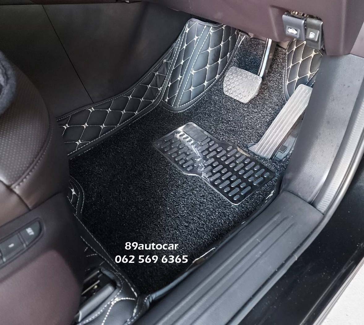 ขายพรมรถยนต์ Mazda CX-8 ปูพรม8d สีดำด้ายทอง เย็บติดไวนิลสีดำ เต็มคัน