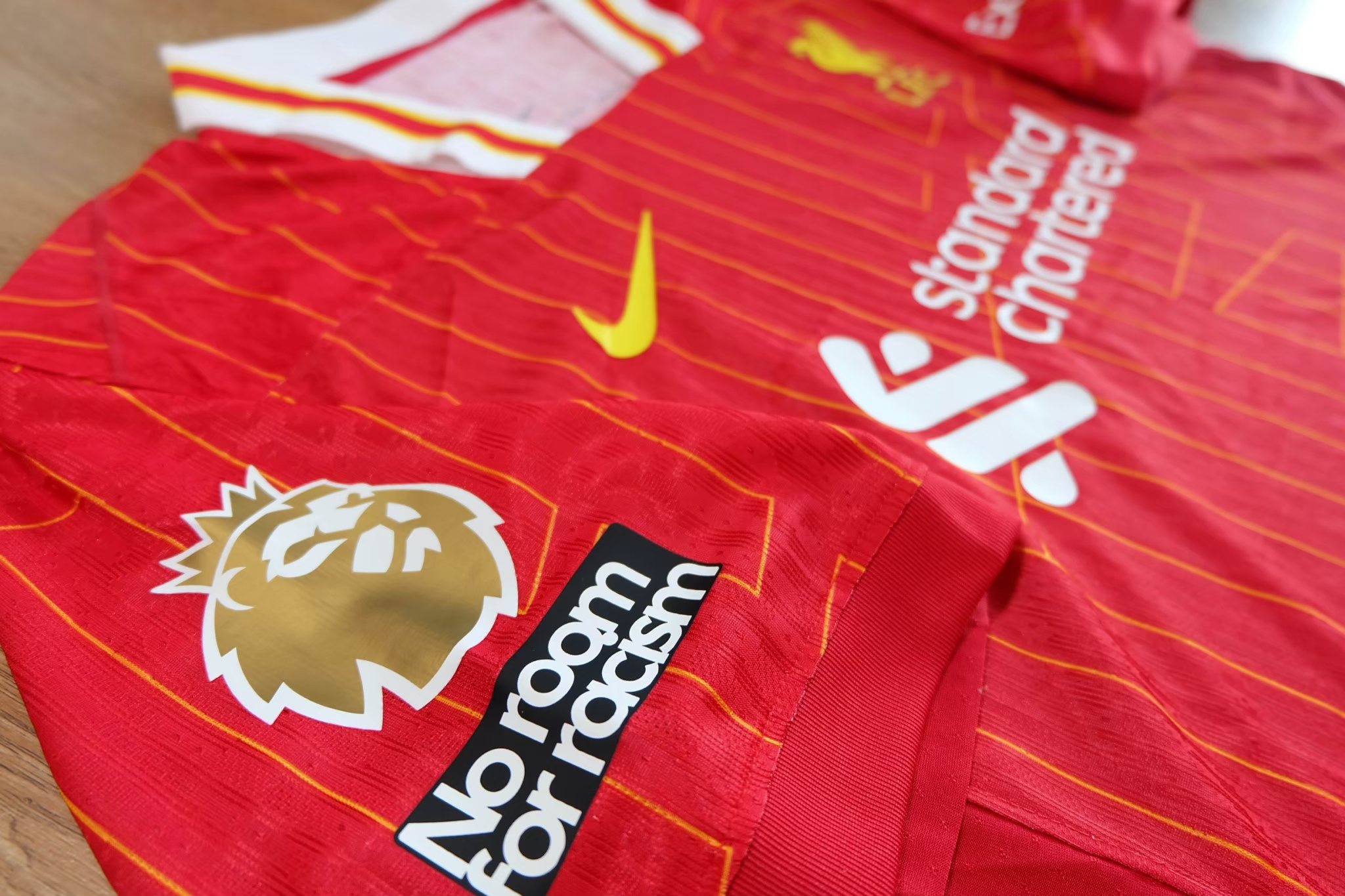 Liverpool 2024/25 Premier League Champions Home Jersey เสื้อลิเวอร์พูล รุ่นแชมป์เปี้ยน ถ้วยทอง