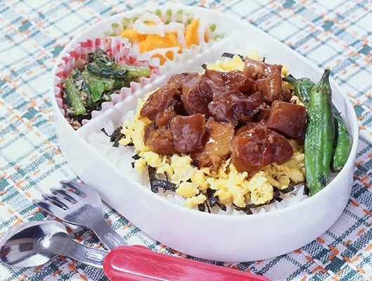 HOTEI YAKITORI ไก่ย่างถ่านหมักซอสสูตรพิเศษ จากญี่ปุ่น บรรจุกระป๋องขนาด 75g