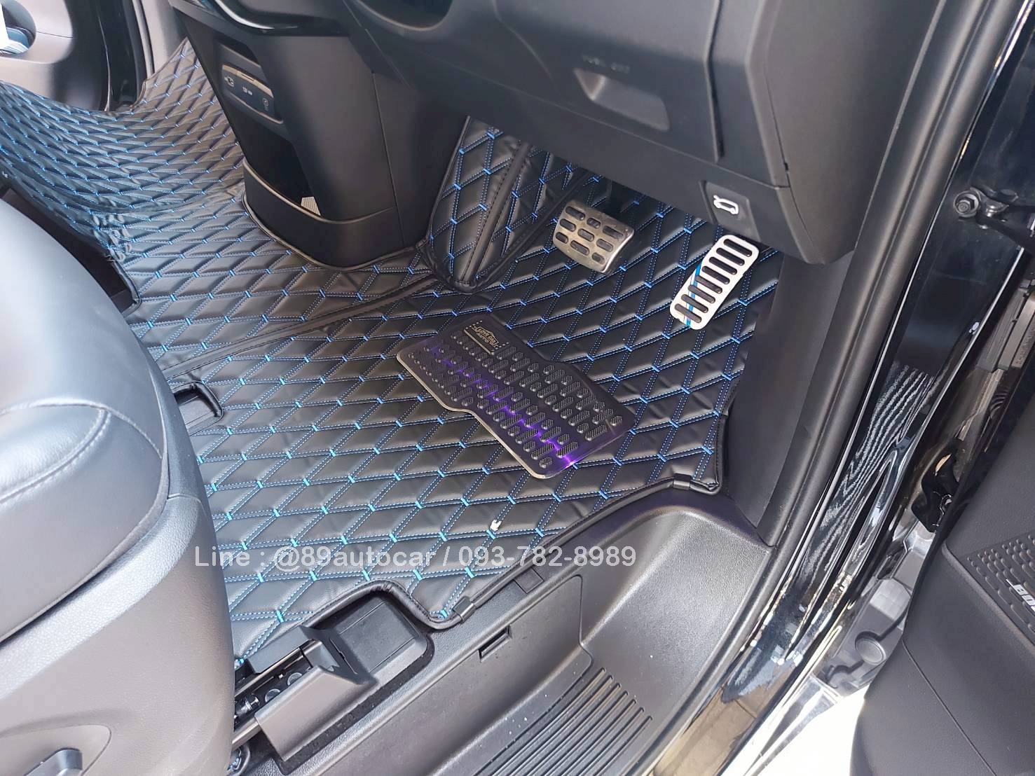 พรมปูพื้นรถตู้ Hyundai Staria ปูพรมVVIP สีดำด้ายน้ำเงิน เต็มคัน รวมพับเบาะ