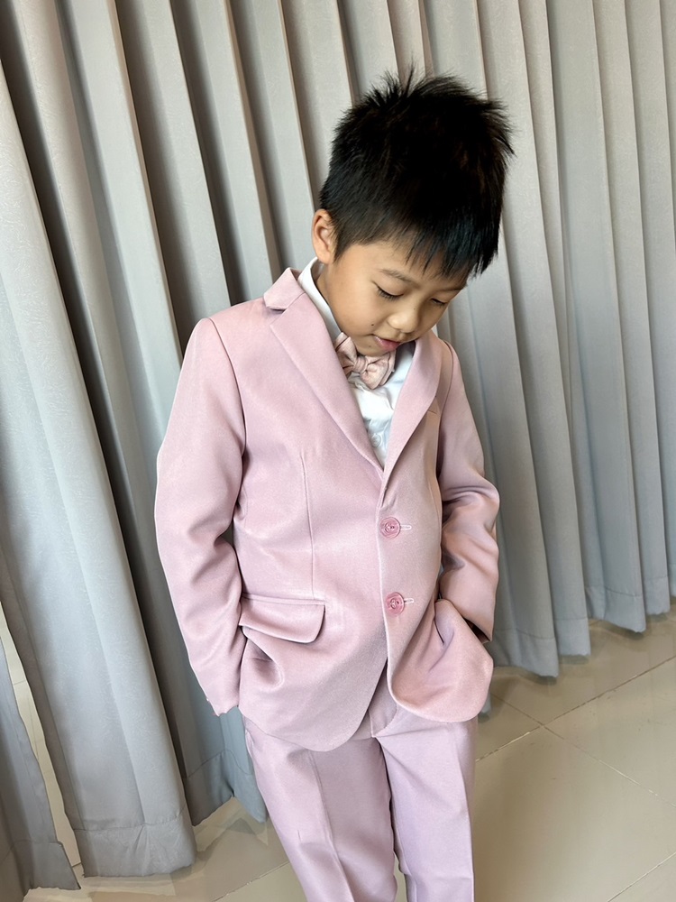 พร้อมเช่า ชุดสูทเด็กชาย สีชมพู 2 กระดุม งานตัด