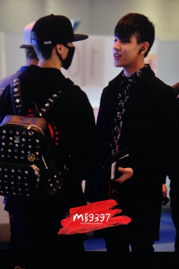 เสื้อฮู้ด GOT7 โลโก้แดง แบบ Jackson