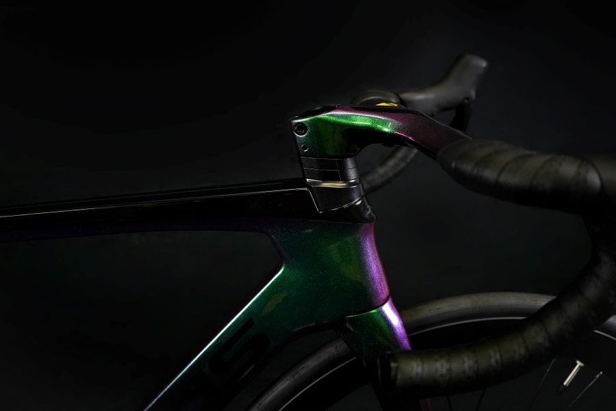 จักรยานเสือหมอบ XDS AD7 105 Di2 Carbon Aero | Shimano 12-Speed Wireless | เฟรมคาร์บอนแอโร่ | น้ำหนักเบา 7.5 กก. | รองรับยาง 28C | สี Green/Black