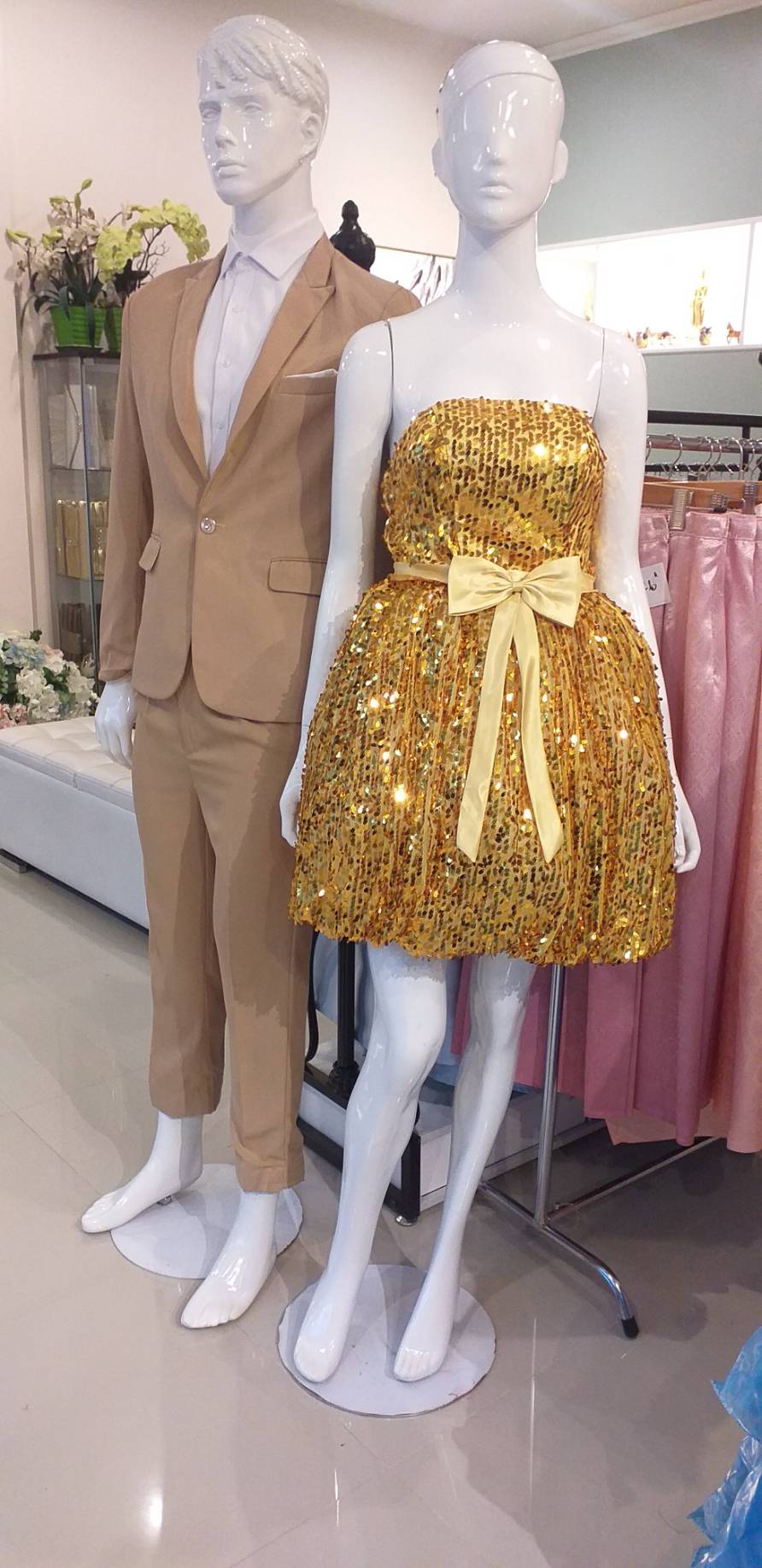พร้อมเช่า ชุดราตรีสั้น เกาะอก สีทอง Glitter กระโปรงทรง Balloon