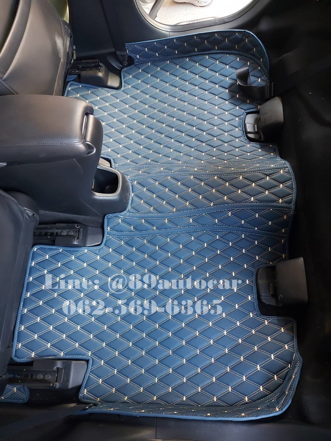 Honda HR-V (ฮอนด้า เอชอาร์วี) 2015-2019 ปูพรมVVIP สีน้ำเงินด้ายทอง เต็มคัน 8 ชิ้น รวมซุ้มล้อ