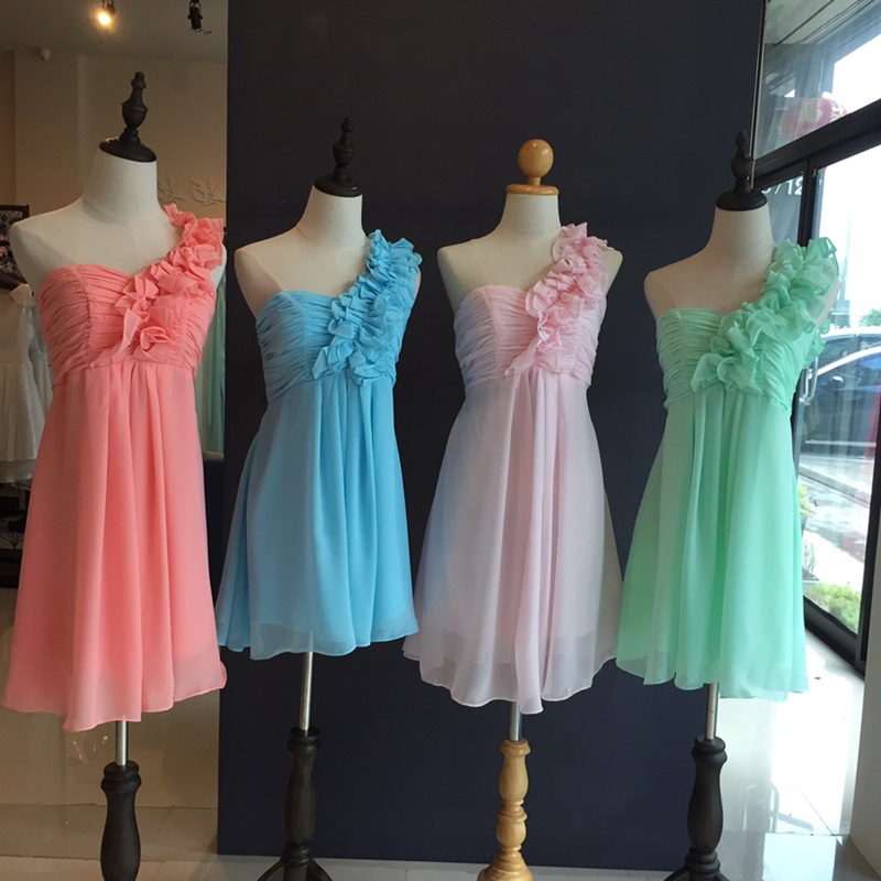 พร้อมส่ง ชุดราตรีสั้น ไหล่เดียว จับเดรปหน้าอก แต่งระบายช่วงไหล่ สีชมพู