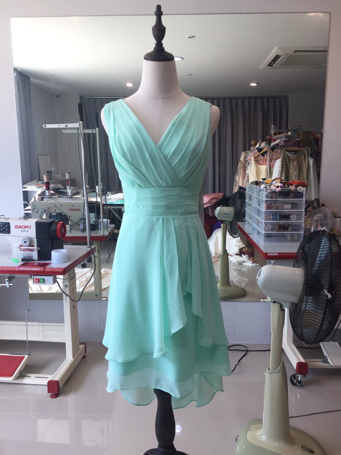 พร้อมส่ง ชุดราตรีสั้น ชุดเพื่อนเจ้าสาว สีเขียวอ่อน Green-001A