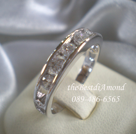 BR052RD+++แหวนแถวแบบหนีบ ฝังแบบห่างๆเล็กน้อย+++แบบเท่ห์ๆ สไตน์Modern จัดวางรูปแบบได้เฉี่ยว ทันสมัย ใส่แล้วสวยดีค่ะ ใส่ได้ทุกโอกาส ใส่ติดนิ้วได้สบาย