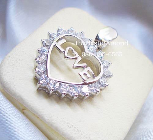 BP424RD+++จี้ My Heart My Love++จี้สุดหรู น่ารักมากๆๆ ใช้เพชรรอบเลยค่ะ ตรงกลางทำเก๋ด้วยคำว่า Love อยู่ในกรอบหัวใจ น่ารักสุดๆๆ ใส่แล้วระยิบระยับ