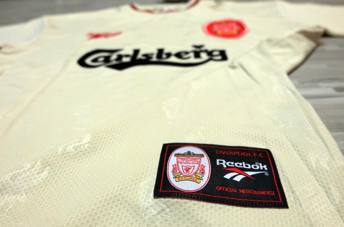 Liverpool 1996/97 Away Vintage Jersey เสื้อฟุตบอลลิเวอร์พูลย้อนยุค Carlsberg