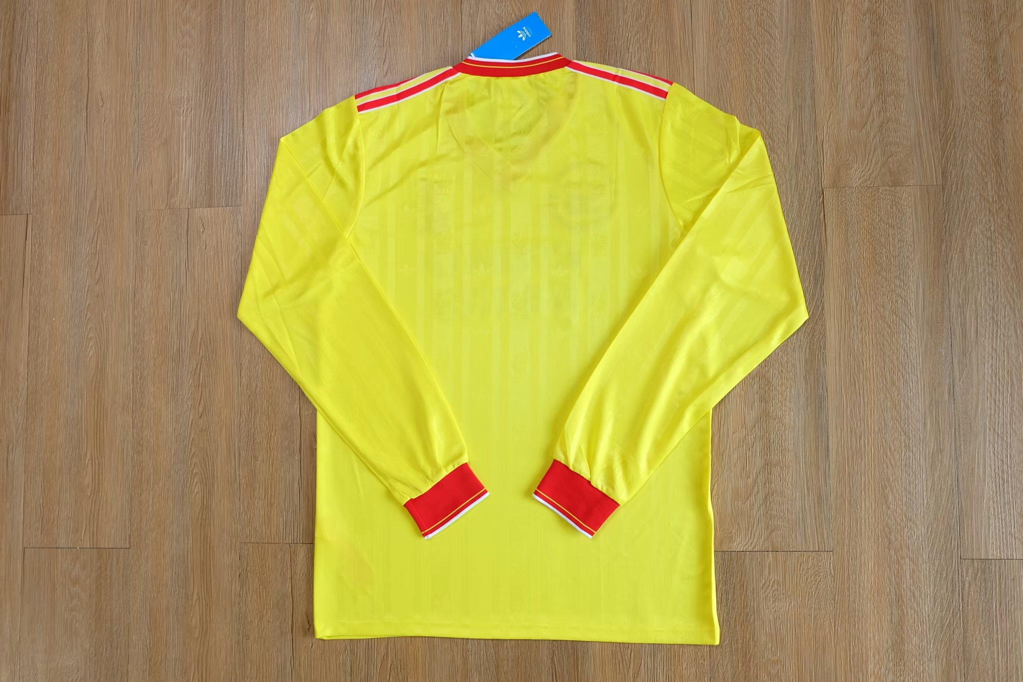 Liverpool 1986/87 yellow Jersey เสื้อบอลย้อนยุคแขนยาว เสื้อแขนยาวลิเวอร์พูลย้อนยุค Crown paints