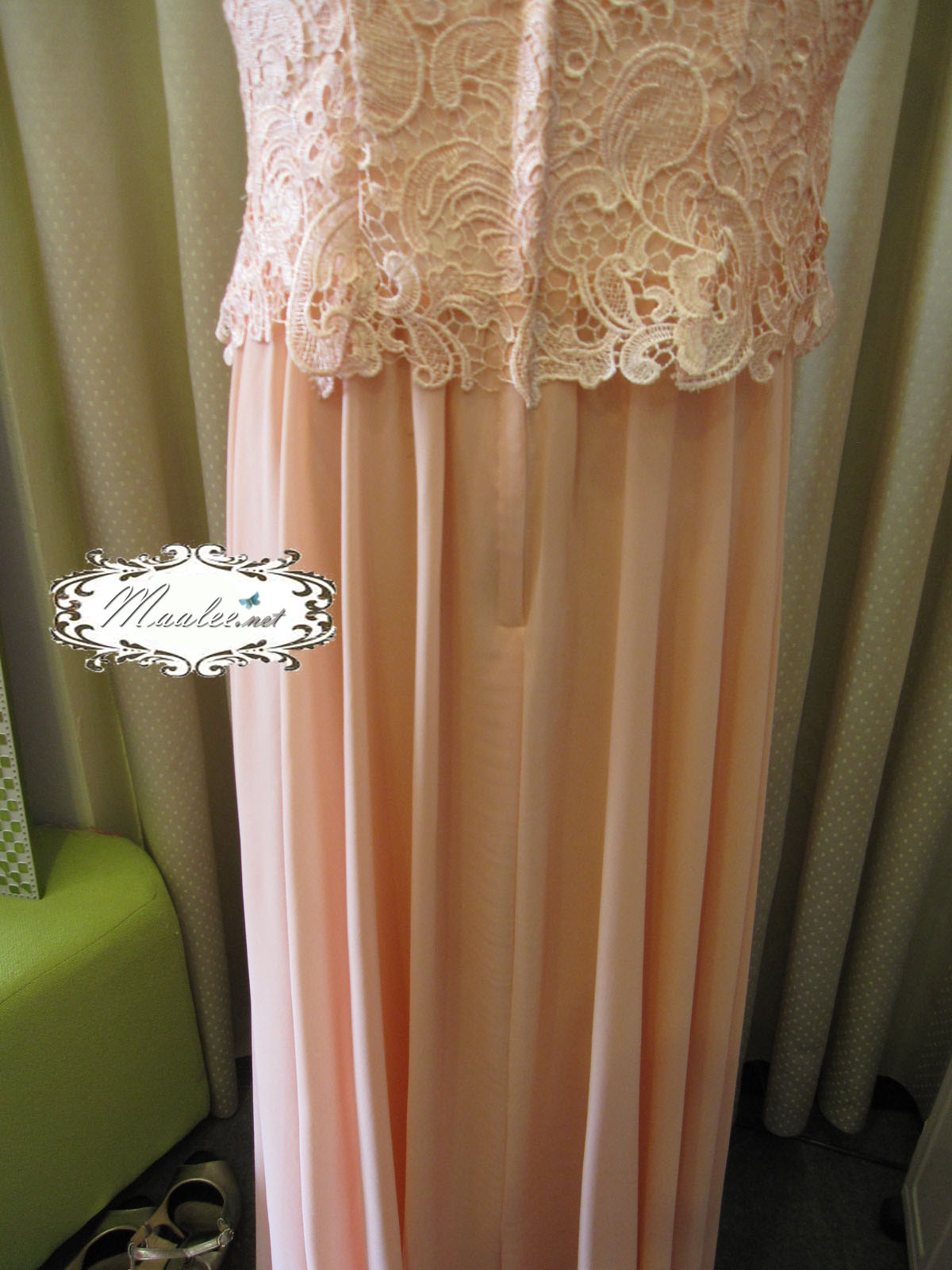 พร้อมส่ง ชุดราตรียาว สีพีช โอโรสอ่อน แต่งลูกไม้ฉลุ กระโปรงผ้าชีฟองพลิ้วสวย