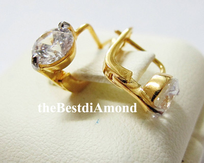 สินค้าหมด BE916+++ต่างหูห่วง เพชรเม็ดเดี่ยว+++ต่างหูน่ารักๆ เป็นแบบติดติ่งหู ใส่ได้ทุกโอกาส เรียบๆ แต่น่ารักดีค่ะ เพชรใหญ่กำลังสวย ขนาด 80 ตัง