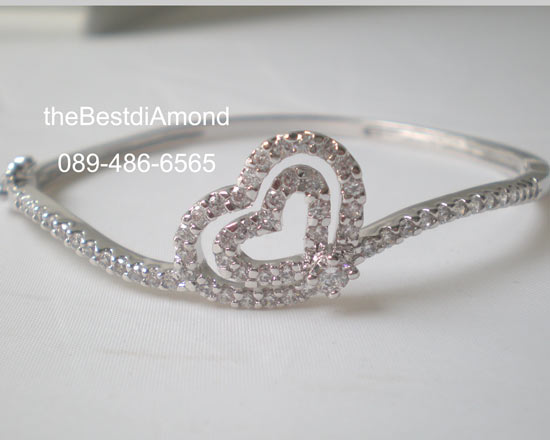 BB037RD+++กำไลเพชร 2ใจประสานกัน+++กำไลวงนี้น่ารักมากๆๆ แบบเก๋ไก๋ ลงตัว Modern ดูดี ใส่แล้วเริ่ด เพชรสวยมากๆๆ