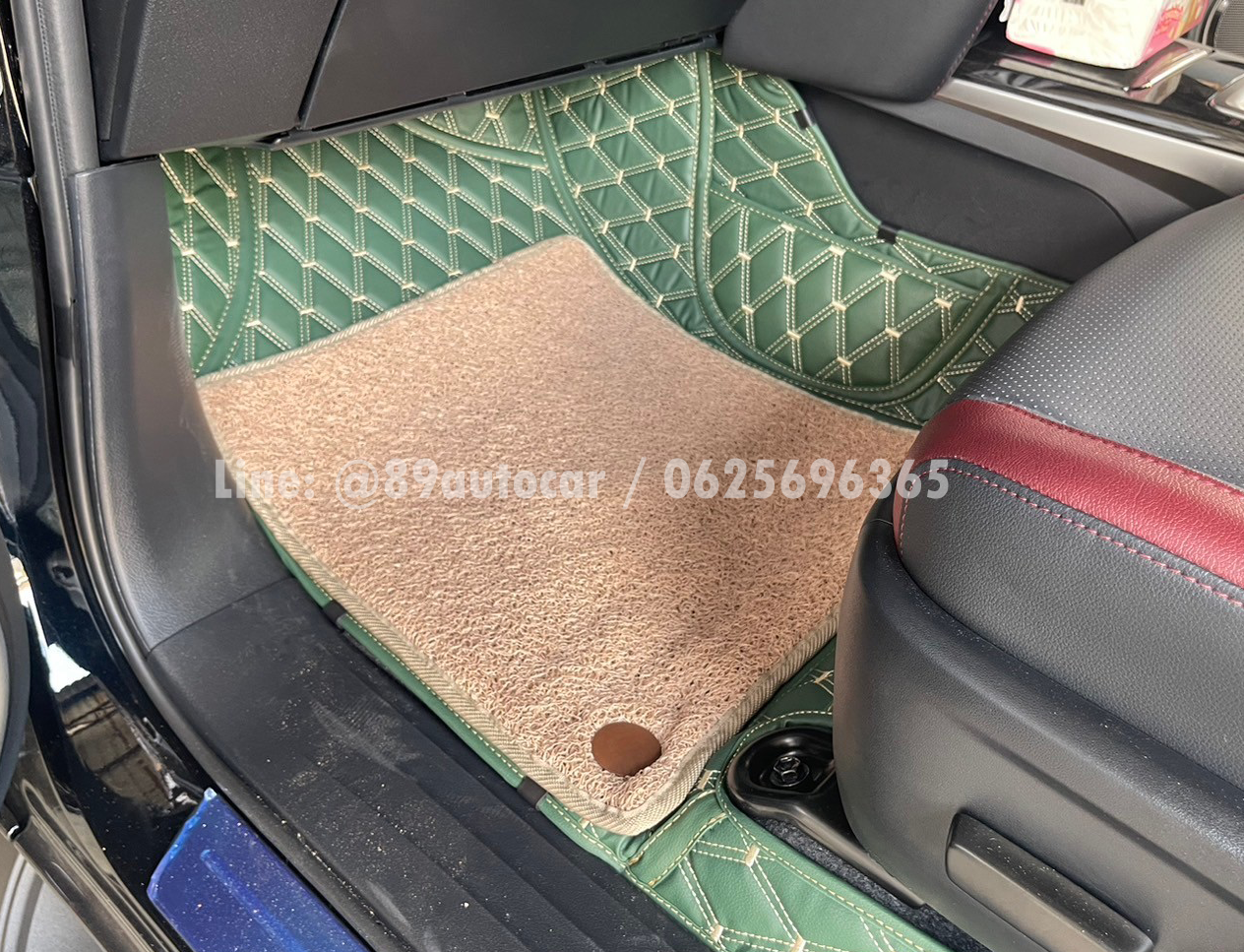 Toyota Fortuner (โตโยต้า ฟอจูนเนอร์) 2015-2024 ปูพรมVVIP สีเขียวด้ายทอง เสริมพรมดักฝุ่นสีครีม